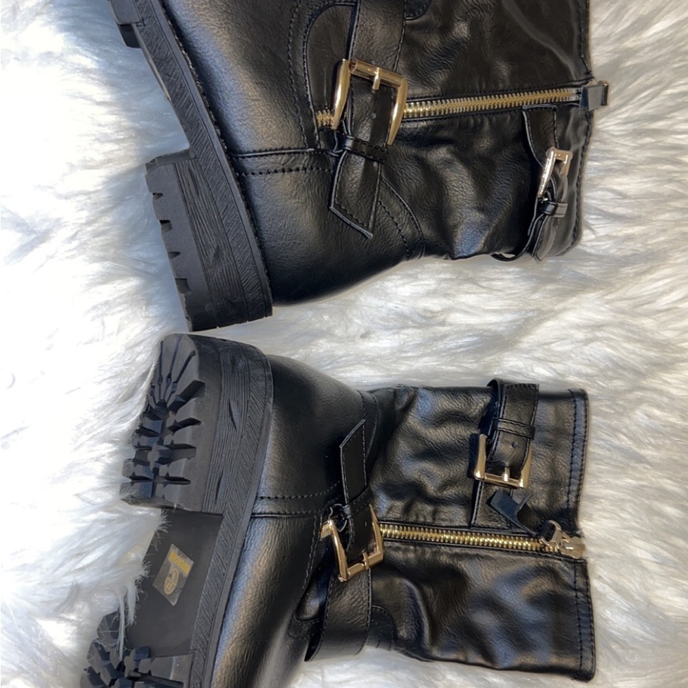 Brand New Reneeze boots! Never Worn! Size 37/6 US Size!